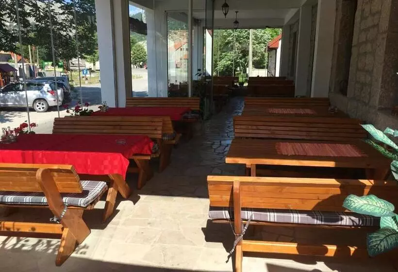 Bed and Breakfast Bnb Njeguska Sijela