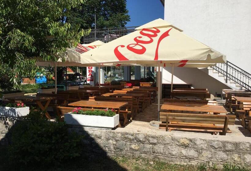 ベッドアンドブレックファースト Bnb Njeguska Sijela