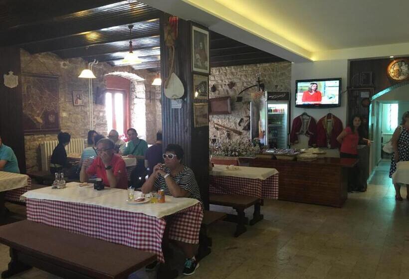 ベッドアンドブレックファースト Bnb Njeguska Sijela