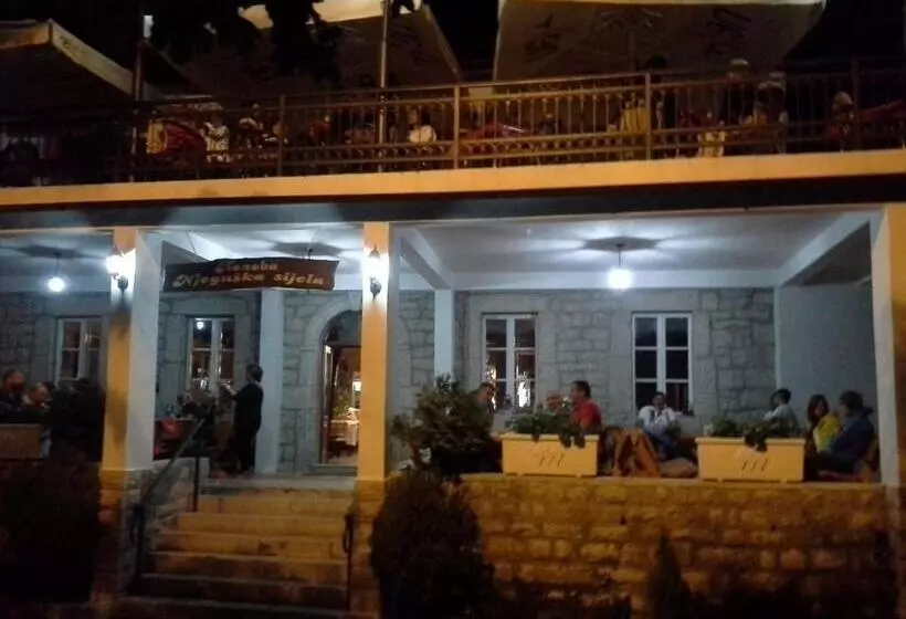 Bed and Breakfast Bnb Njeguska Sijela