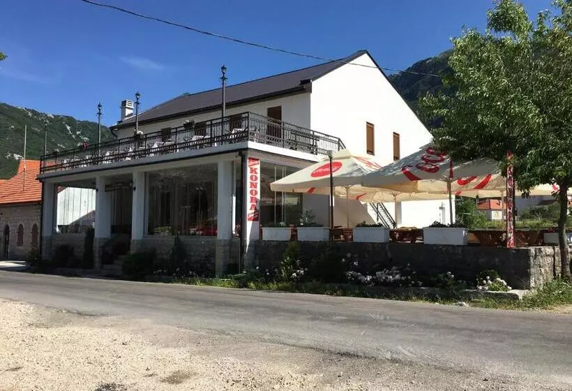 Bed and Breakfast Bnb Njeguska Sijela