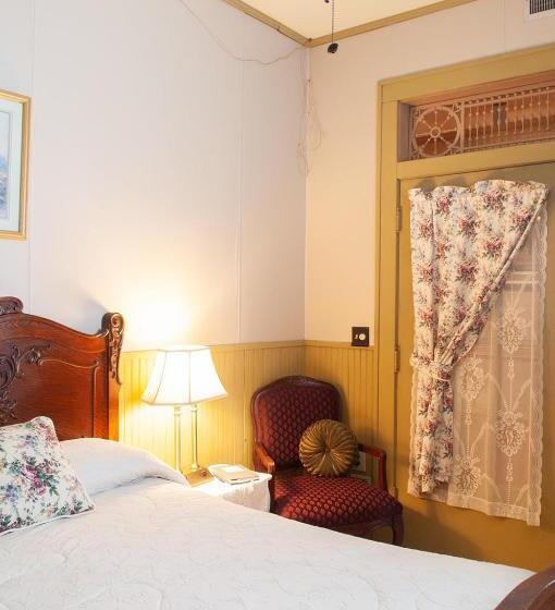 Bed and Breakfast The Historic Wolf