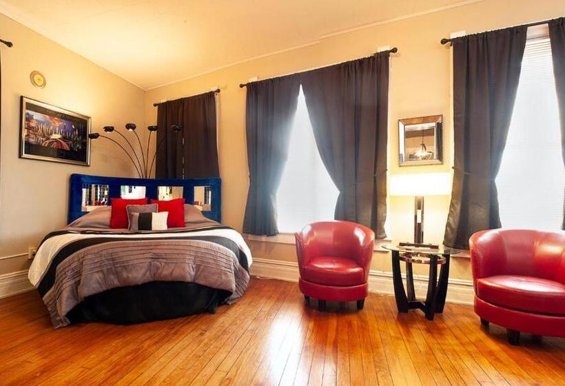 Bed and Breakfast The Historic Wolf