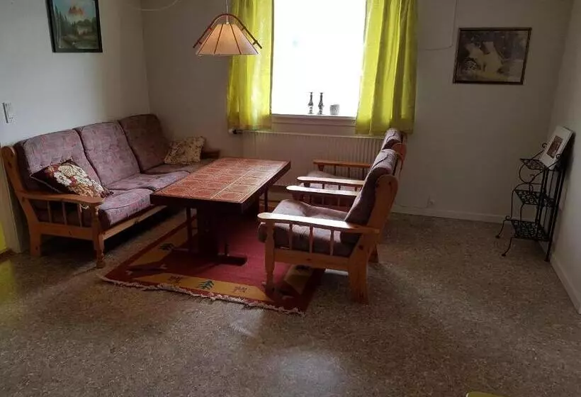 Majatalo Budget Guesthouse Borgustova