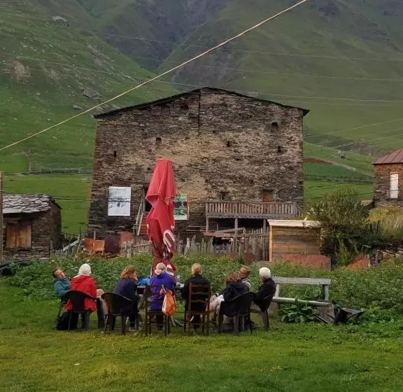 پانسیون Chvibiani Guesthouse & Bar