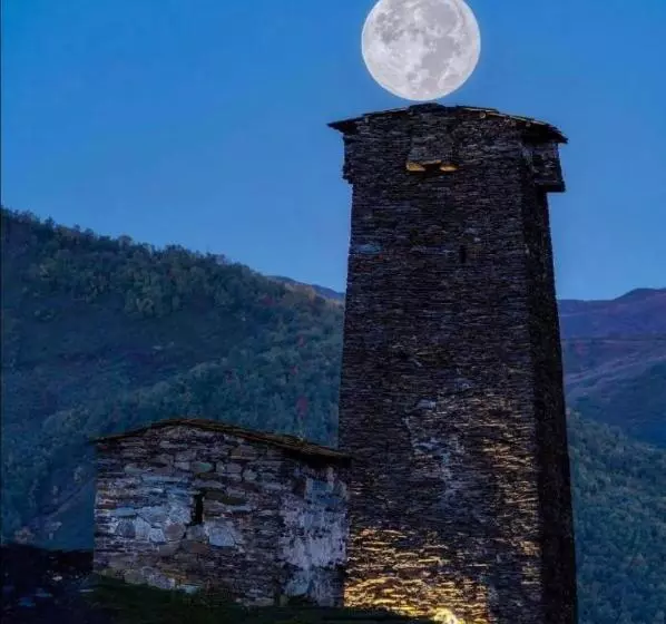 پانسیون Chvibiani Guesthouse & Bar