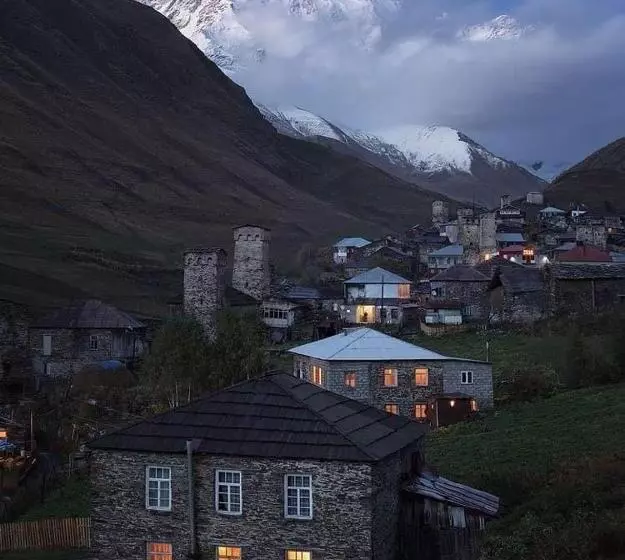 پانسیون Chvibiani Guesthouse & Bar