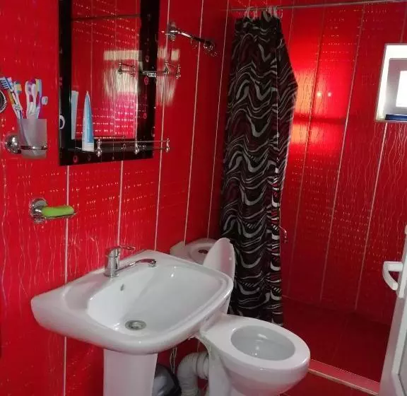 پانسیون Chvibiani Guesthouse & Bar