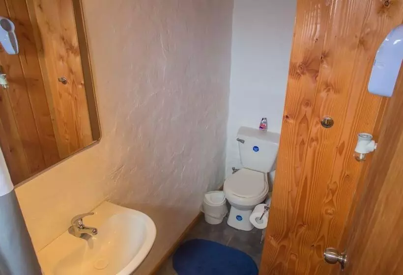 ペンション Hostal Eluney