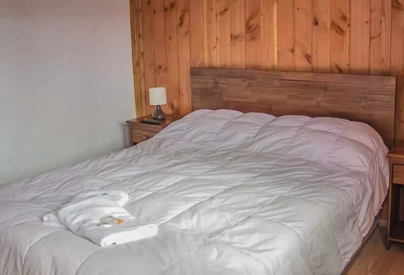 ペンション Hostal Eluney