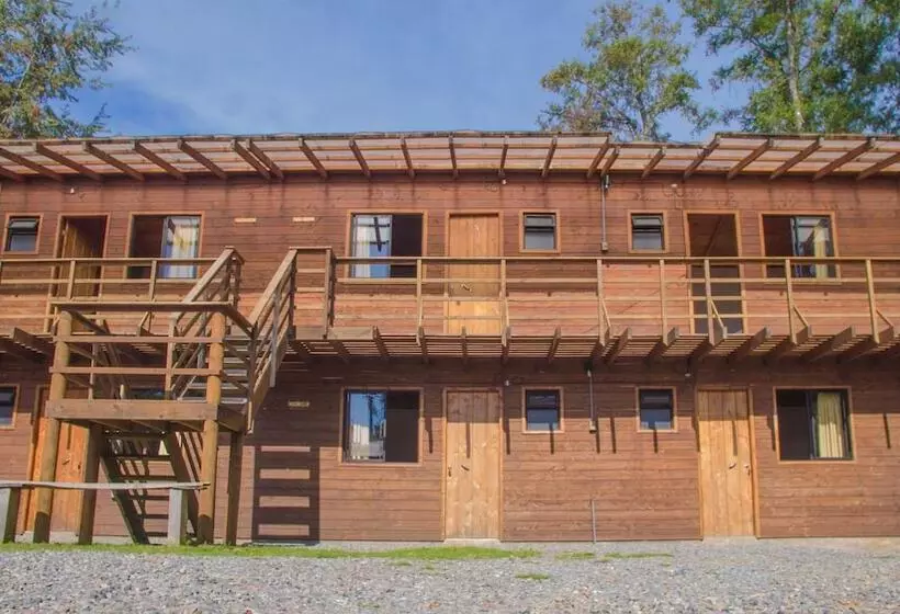 ペンション Hostal Eluney