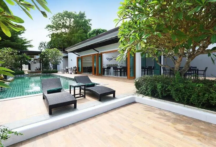 ホテル Amaleena Pool Access Suites