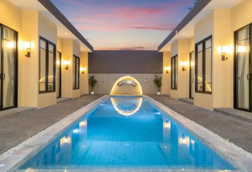ホテル Amaleena Pool Access Suites