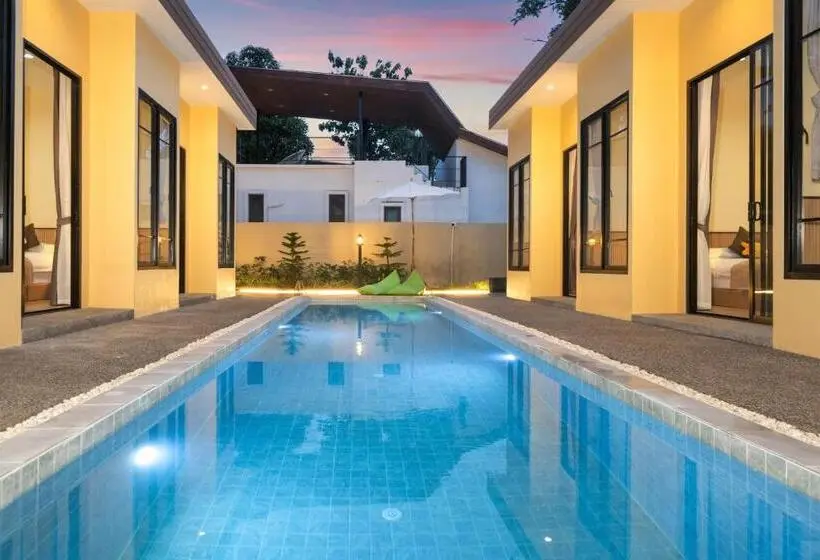ホテル Amaleena Pool Access Suites