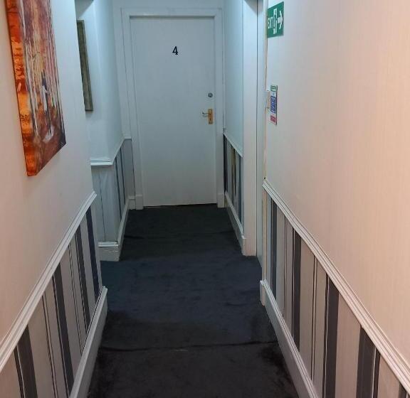 Aberdeen Arms Hotel Tarland