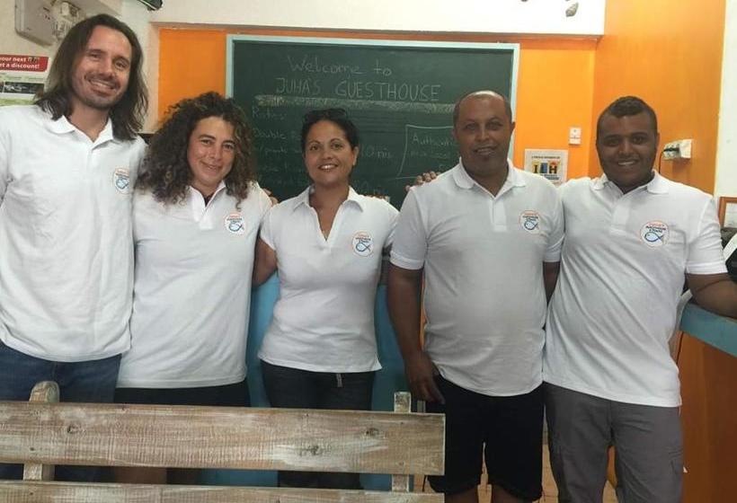 فندق صغير Juha S Guesthouse Zarqa Bay