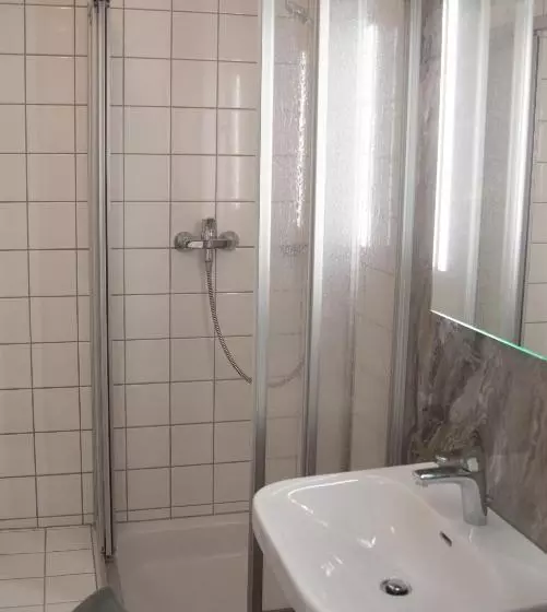 Retkeilymaja Landgasthof Hotel Zur Linde