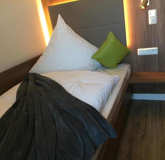 فندق صغير Landgasthof Hotel Zur Linde