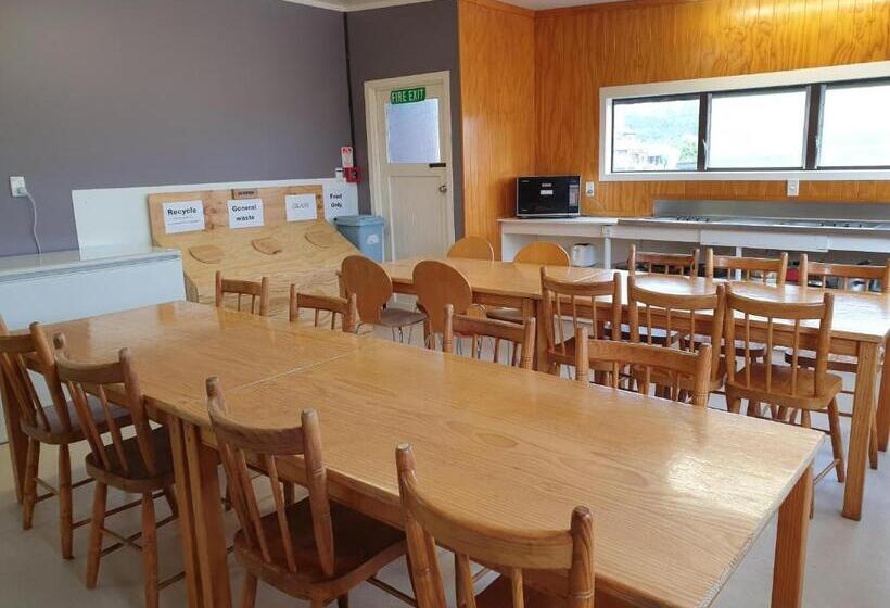 הוסטל Manowhenua Lodge