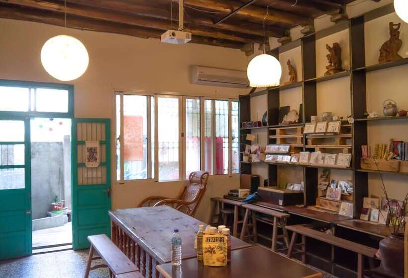 هاستل Smalleye Backpacker