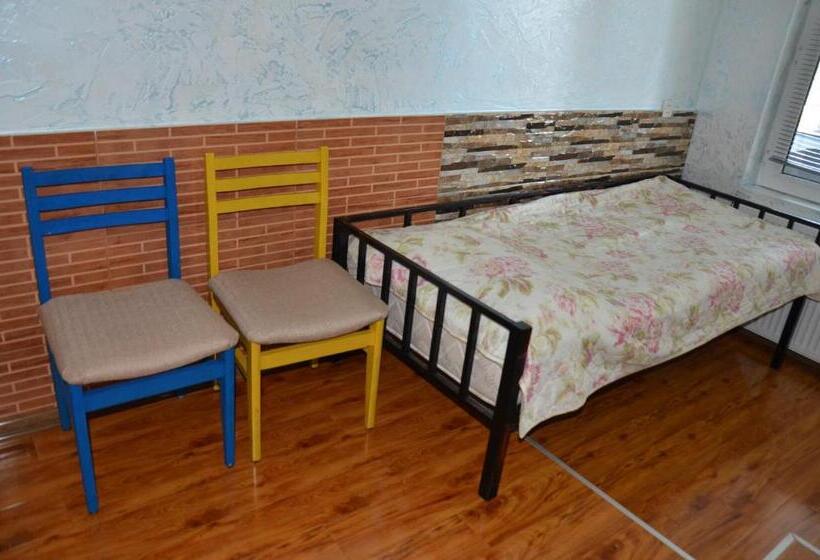 هاستل Tj Guest House