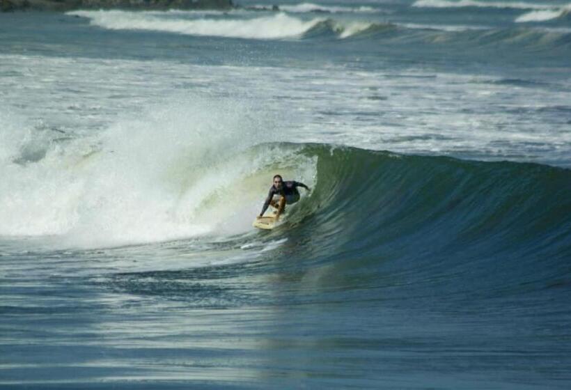 ユースホステル La Casona De Lobitos   Cowork