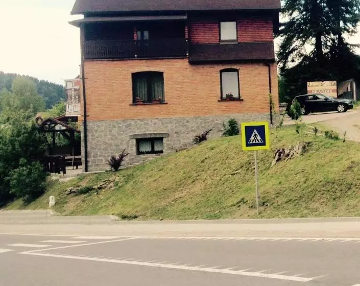 ペンション Casa Skandik Ház