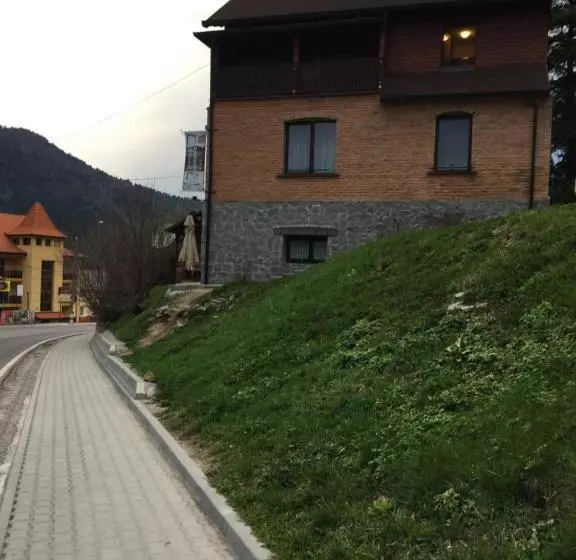 ペンション Casa Skandik Ház