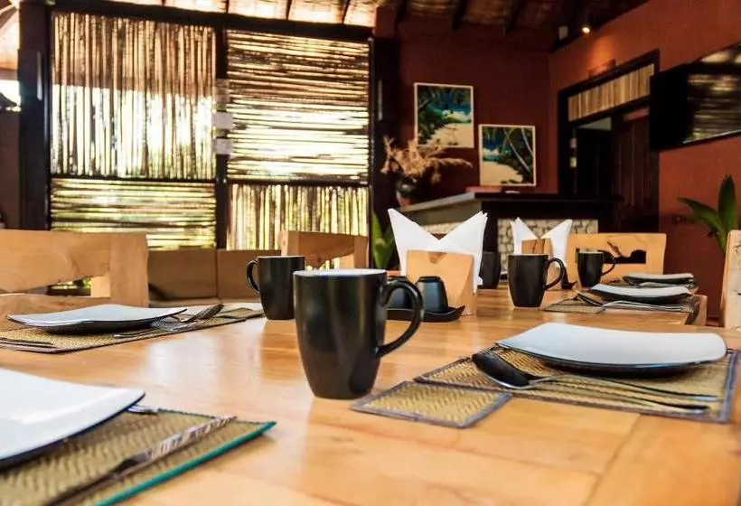 پانسیون Horsburgh Island Guesthouse