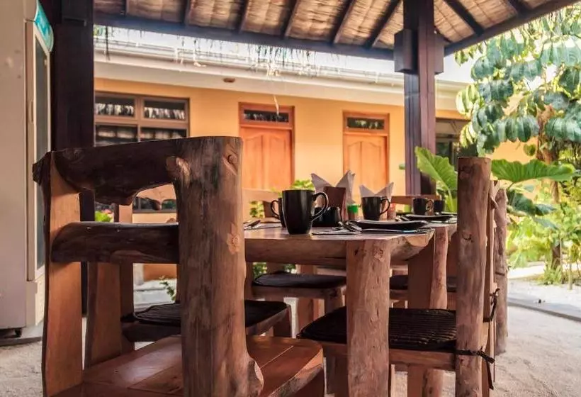 پانسیون Horsburgh Island Guesthouse