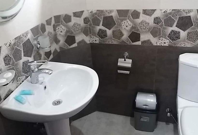 هتل Kobuleti Garden Inn