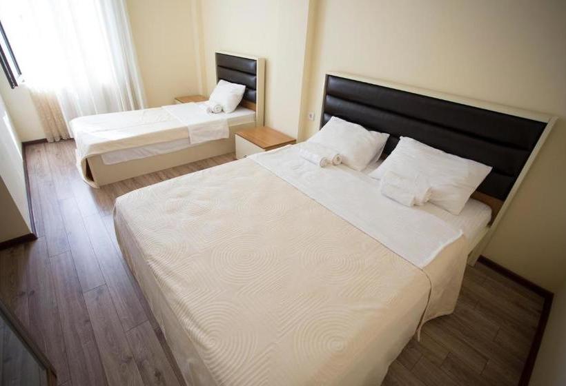 هتل Kobuleti Garden Inn