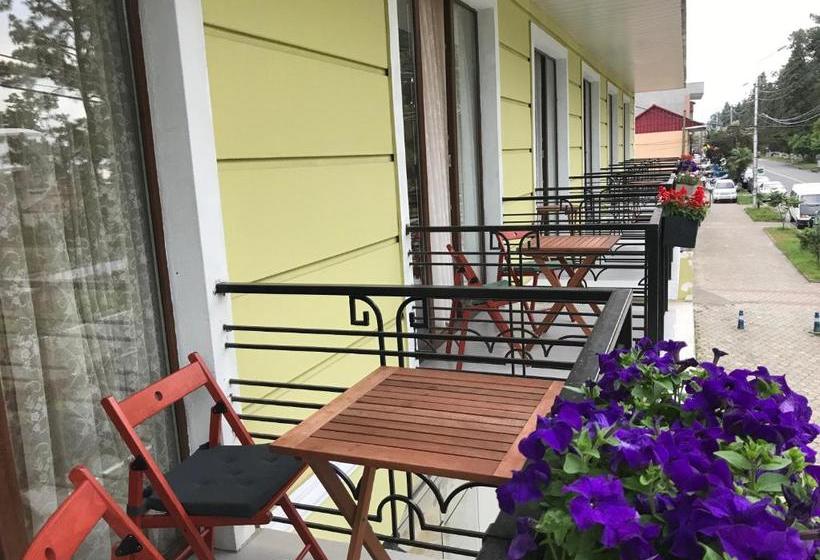 هتل Kobuleti Garden Inn