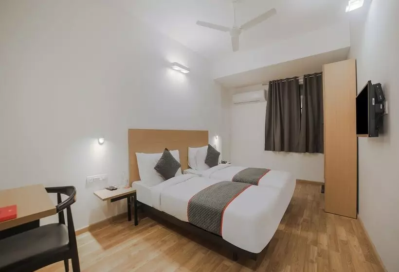 ホテル Oyo Townhouse 082 Chander Nagar Janakpuri
