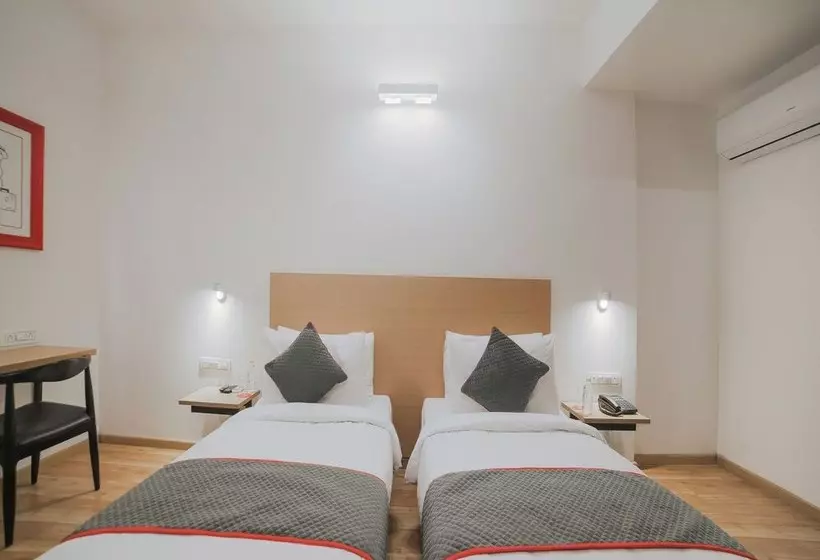 ホテル Oyo Townhouse 082 Chander Nagar Janakpuri