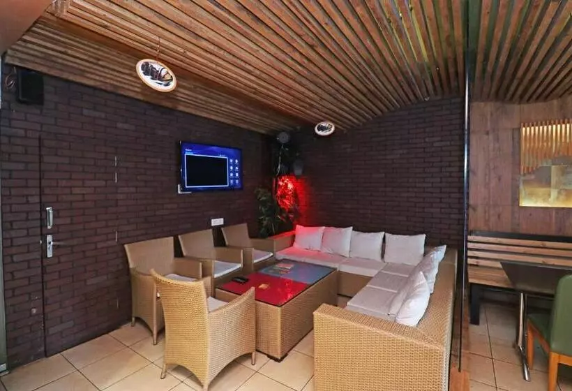 Oyo 27977 Hotel Ashiyana