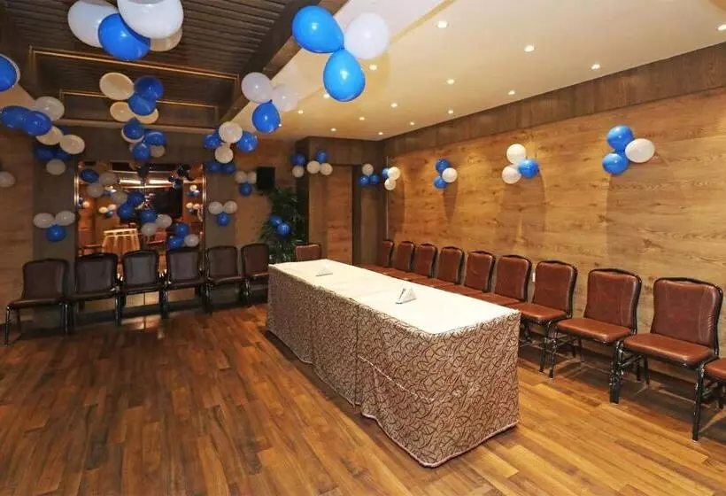 Oyo 27977 Hotel Ashiyana