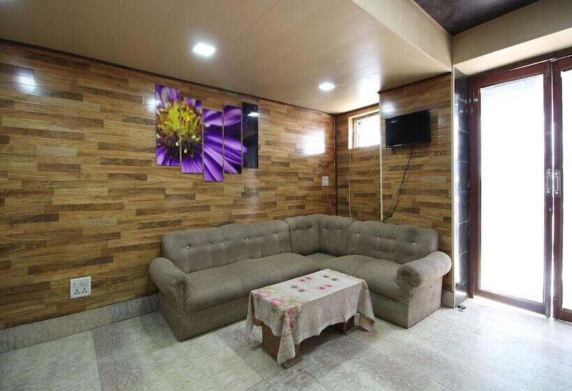 Oyo 29553 Hotel Essar