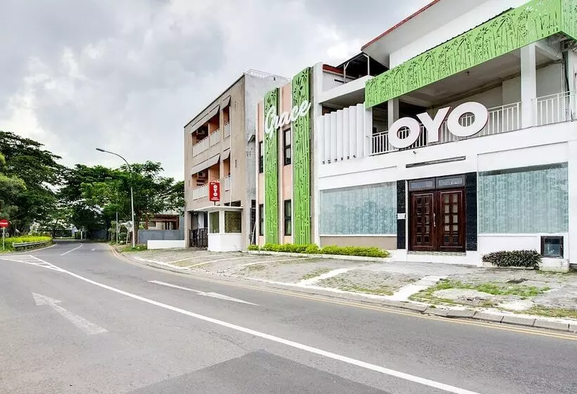 ホテル Oyo 511 Grace Residence