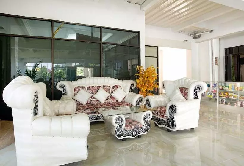 ホテル Oyo 511 Grace Residence