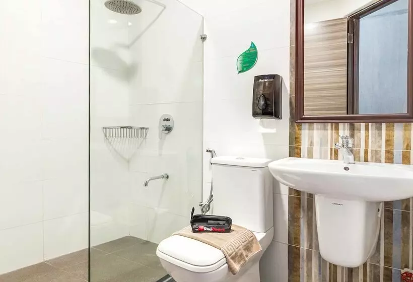 ホテル Reddoorz Plus @ Jones Avenue Cebu