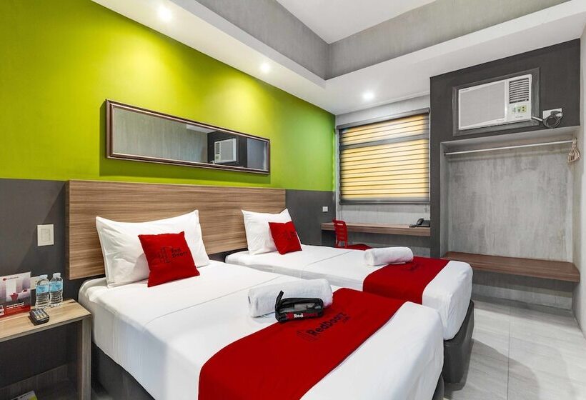 בית מלון כפרי Reddoorz Plus @ Jones Avenue Cebu