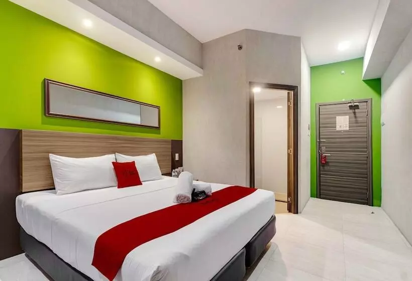 ホテル Reddoorz Plus @ Jones Avenue Cebu