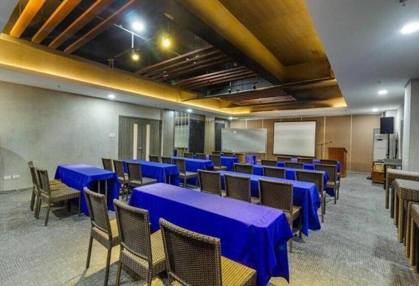 בית מלון כפרי Reddoorz Plus @ Jones Avenue Cebu