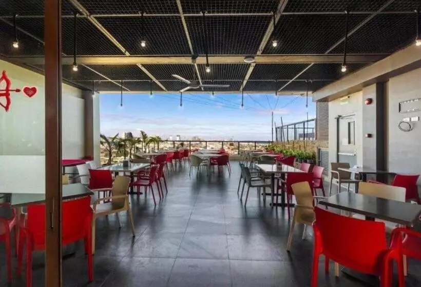 ホテル Reddoorz Plus @ Jones Avenue Cebu