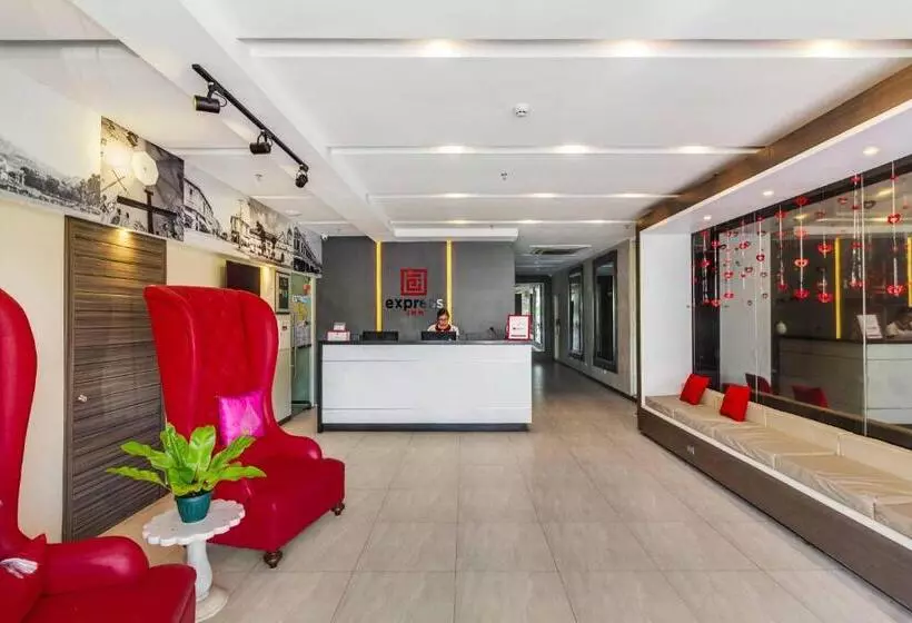 ホテル Reddoorz Plus @ Jones Avenue Cebu