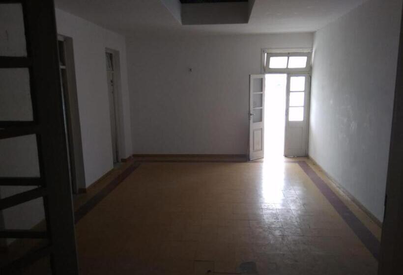 پانسیون Hostal, Home Sweet Home