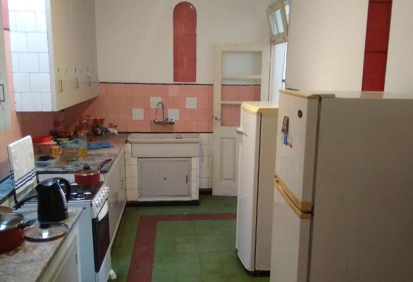 پانسیون Hostal, Home Sweet Home