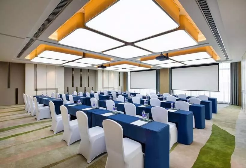 ホテル Holiday Inn Zhengzhou Riverside By Ihg
