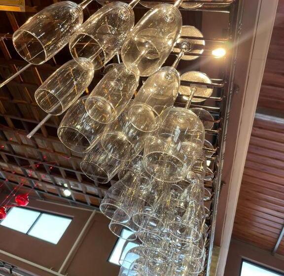 Sunshine View Hotel And Restaurant